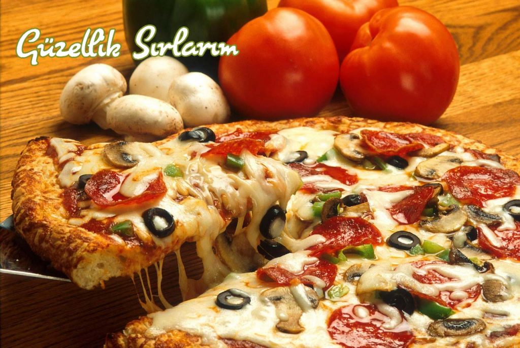 Evde Pizza Nasıl Yapılır